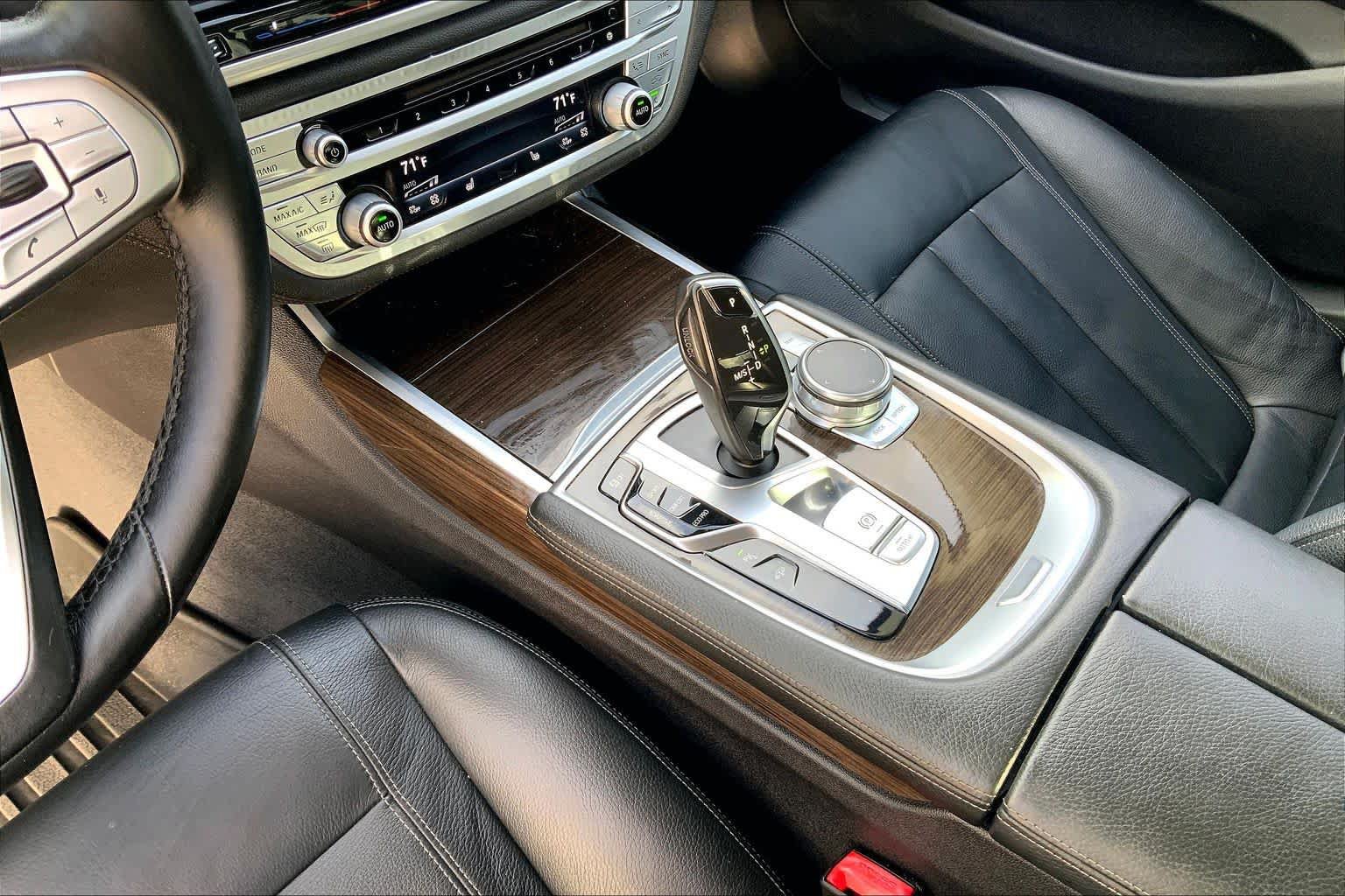 Used 2018 BMW 740i RWD image 17