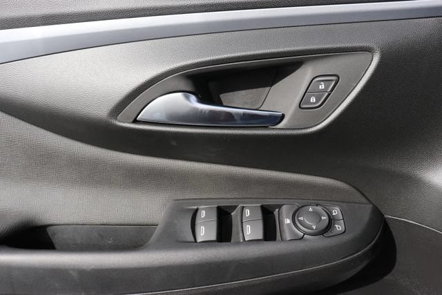 New 2026 Buick Envista Sport Touring FWD image 17
