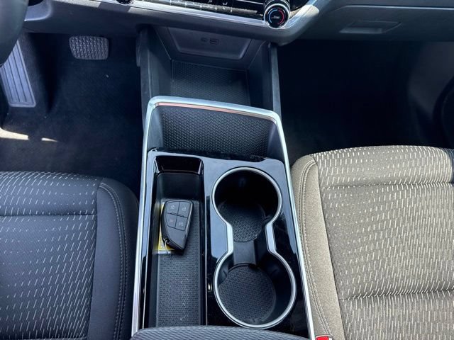 Used 2025 Chevrolet Equinox LT FWD image 12