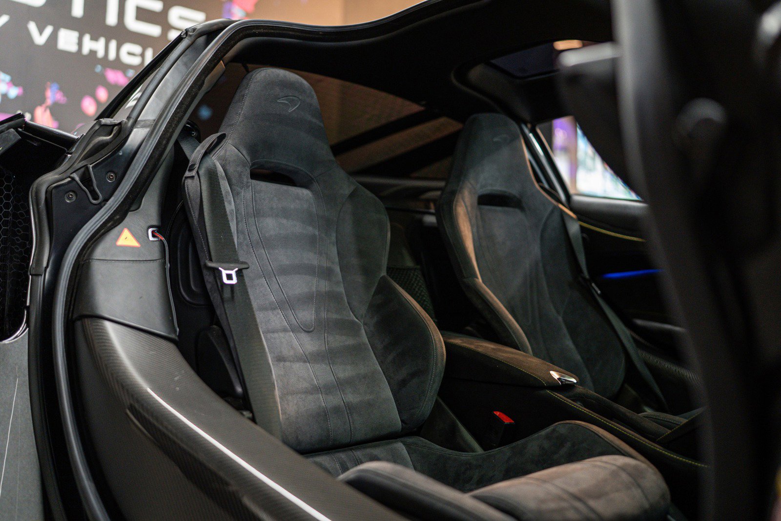 Used 2018 McLaren 720S image 12