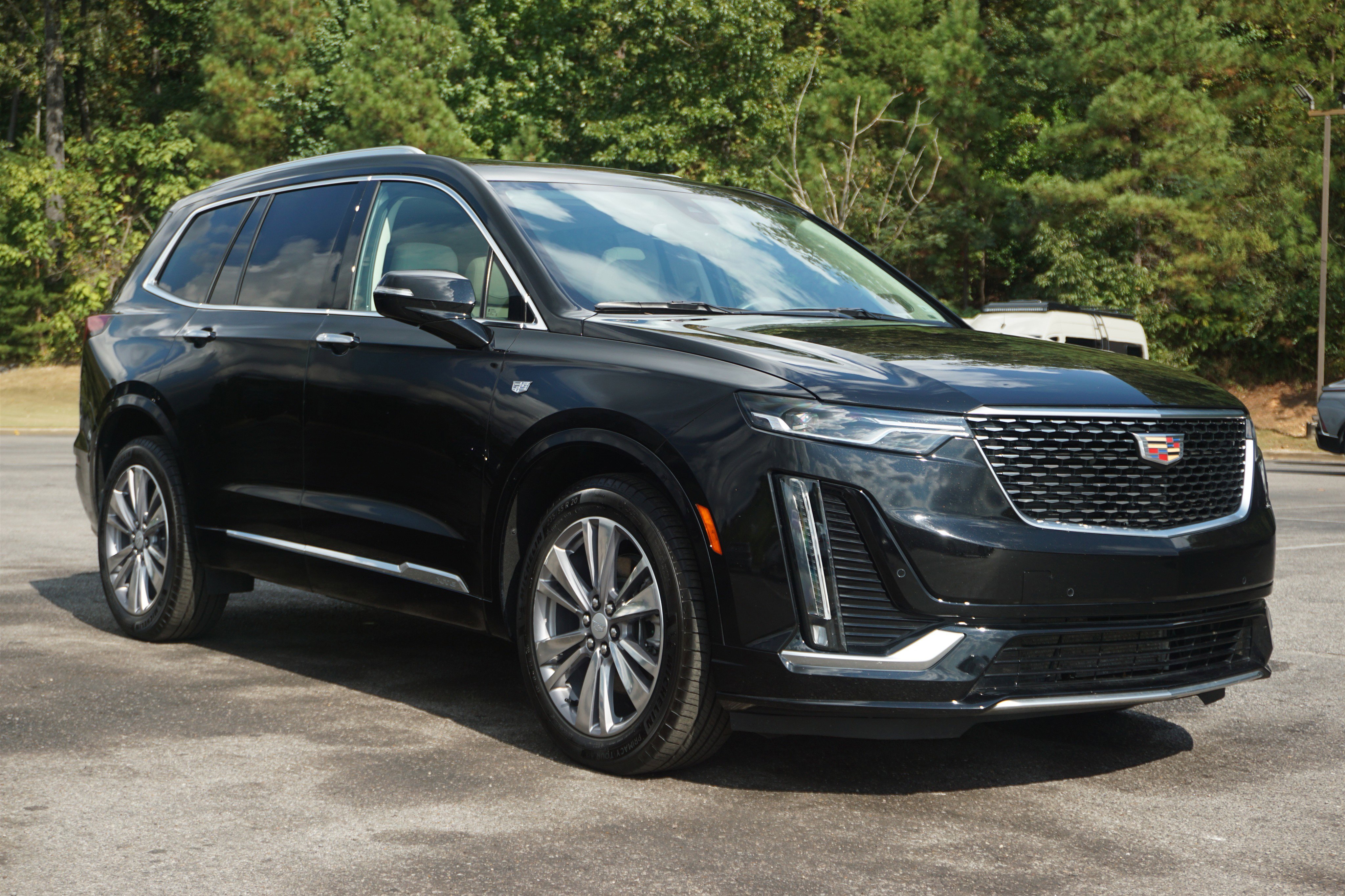 Used 2025 Cadillac XT6 Premium Luxury image 11