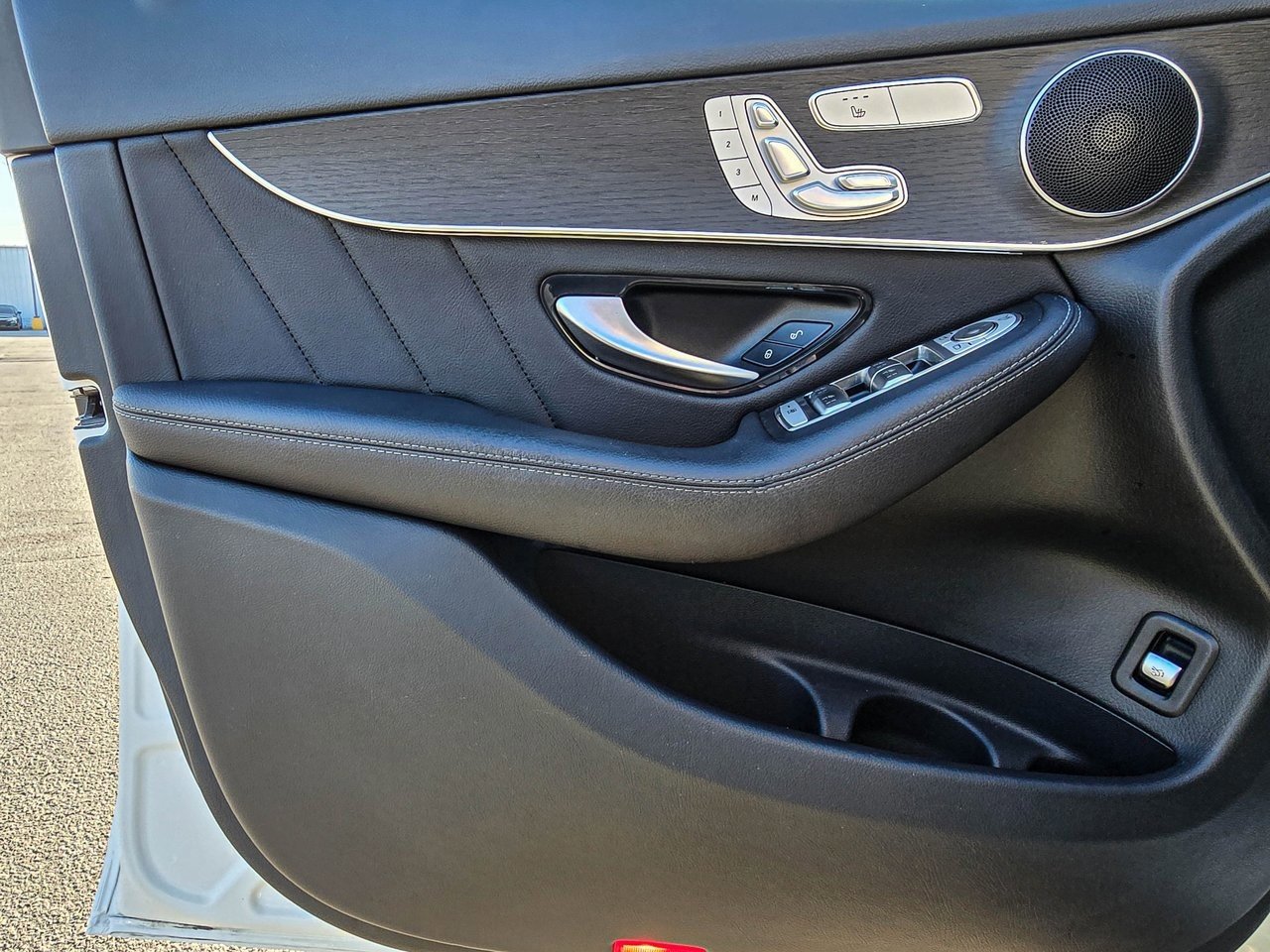 Used 2022 Mercedes-Benz GLC 300 4MATIC image 11