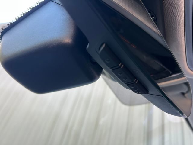 Used 2018 Land Rover Range Rover Velar S image 30