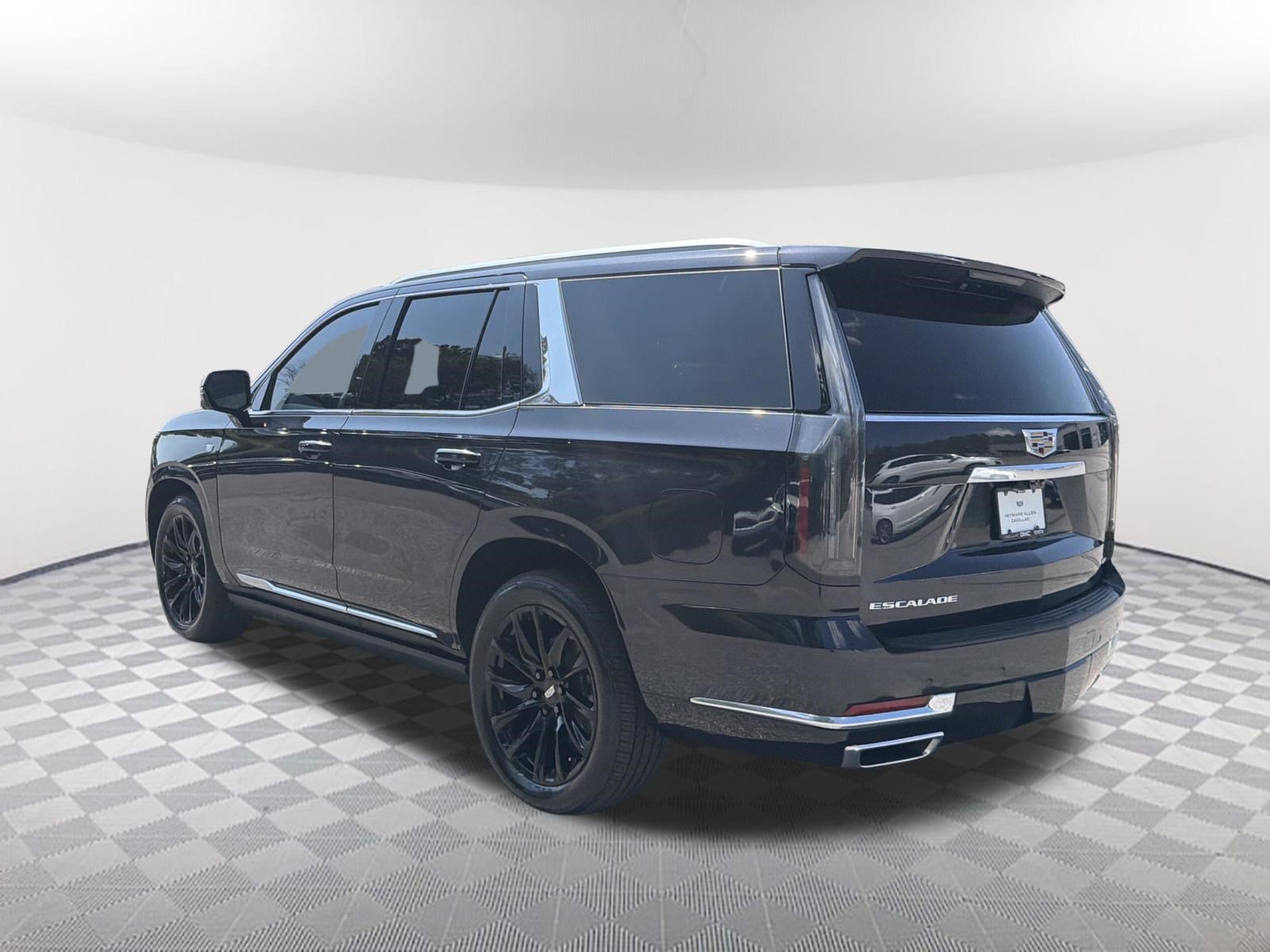 Used 2025 Cadillac Escalade Premium Luxury w/ Touring Package AWD/4WD image 3