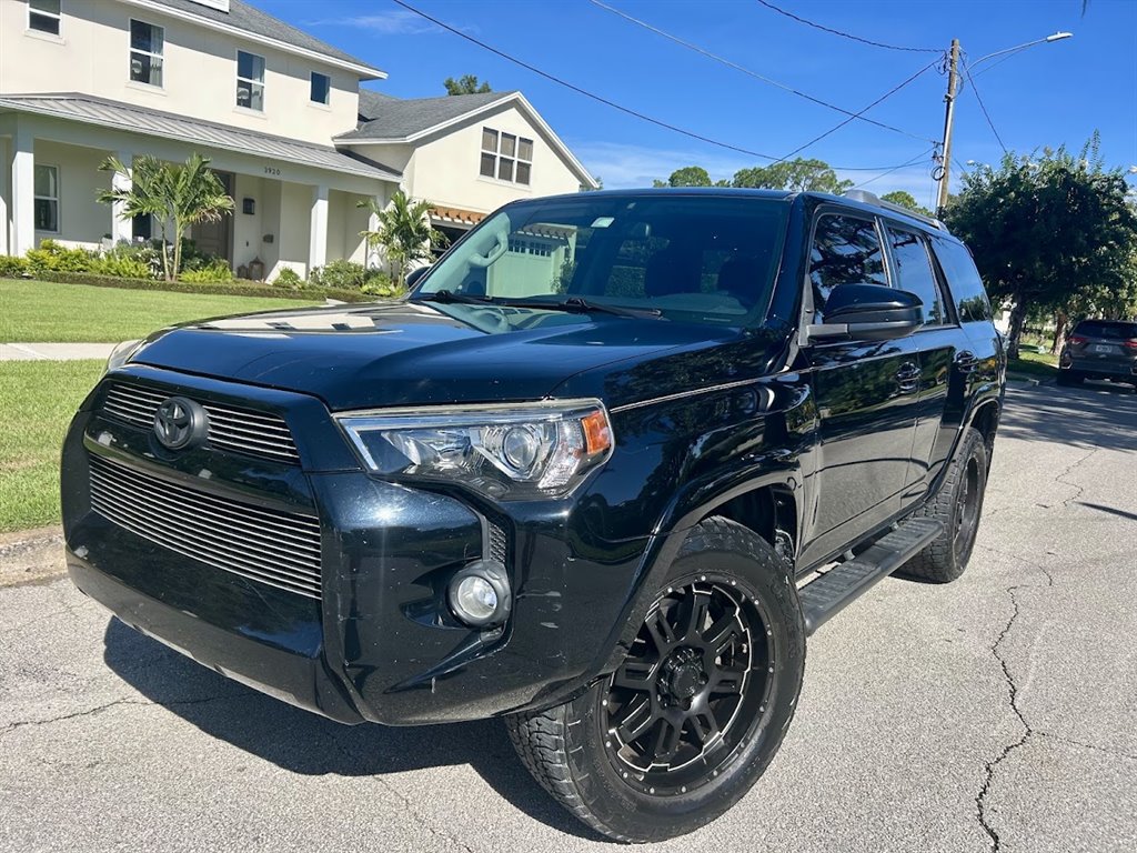 Used 2017 Toyota 4Runner SR5 RWD image 2