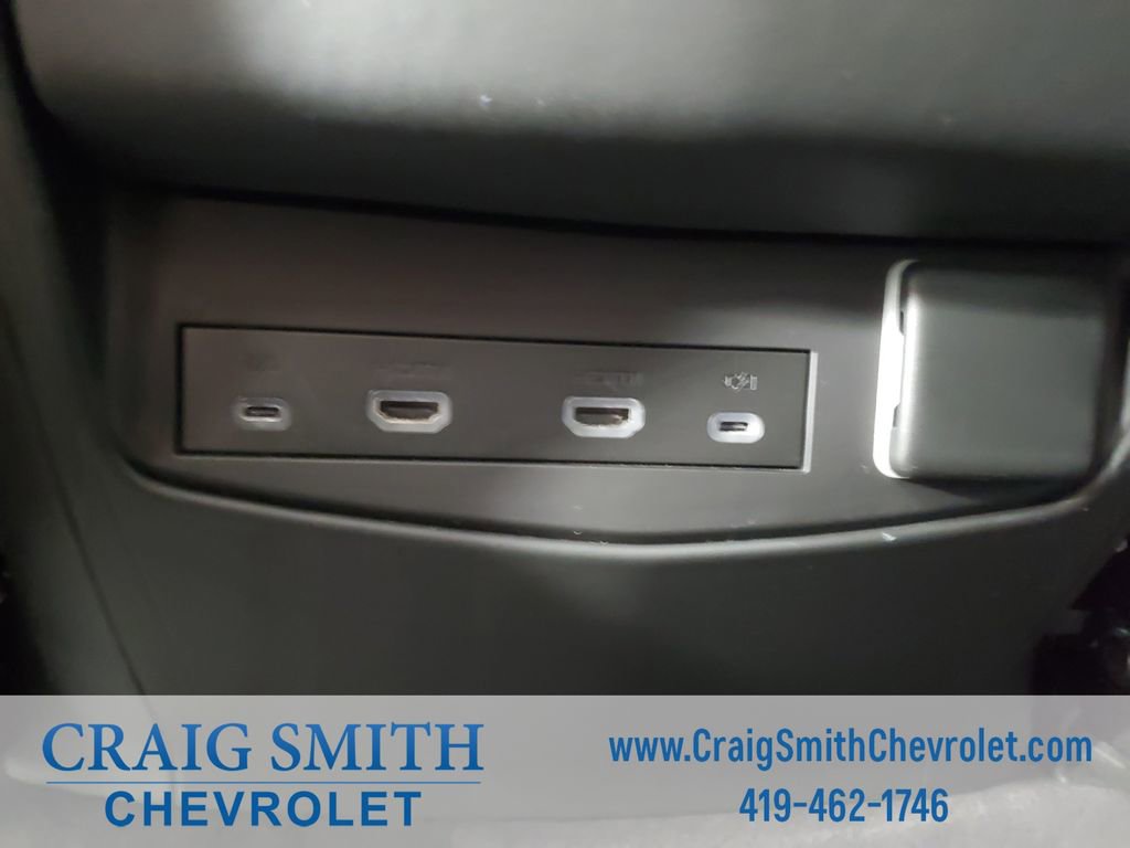 Used 2022 Cadillac Escalade Sport Platinum w/ Heavy-Duty Trailer Package AWD/4WD image 22