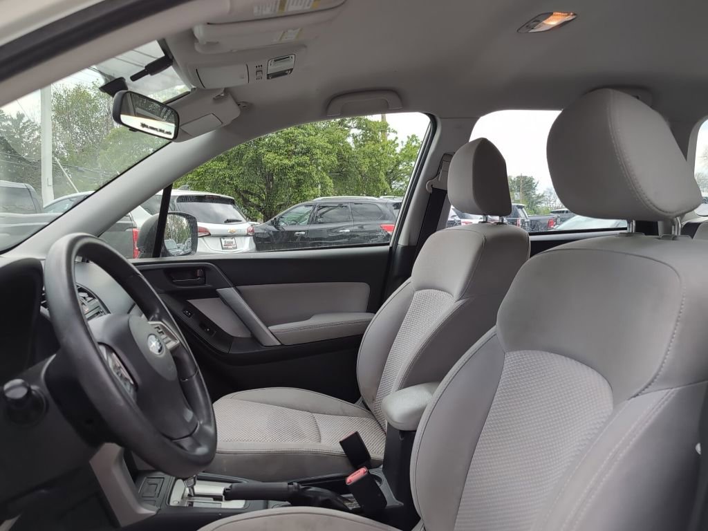 Used 2015 Subaru Forester 2.5i AWD/4WD image 7