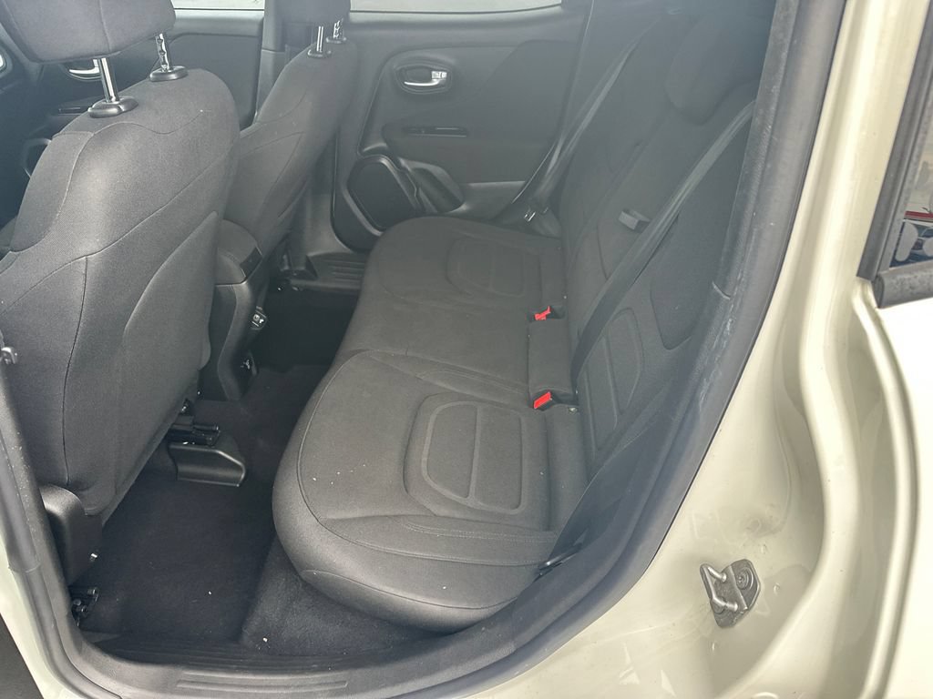 Used 2019 Jeep Renegade Latitude w/ Popular Equipment Group FWD image 20
