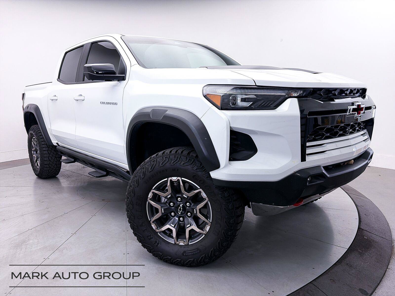 Used 2024 Chevrolet Colorado ZR2 w/ ZR2 Convenience Package III AWD/4WD image 1