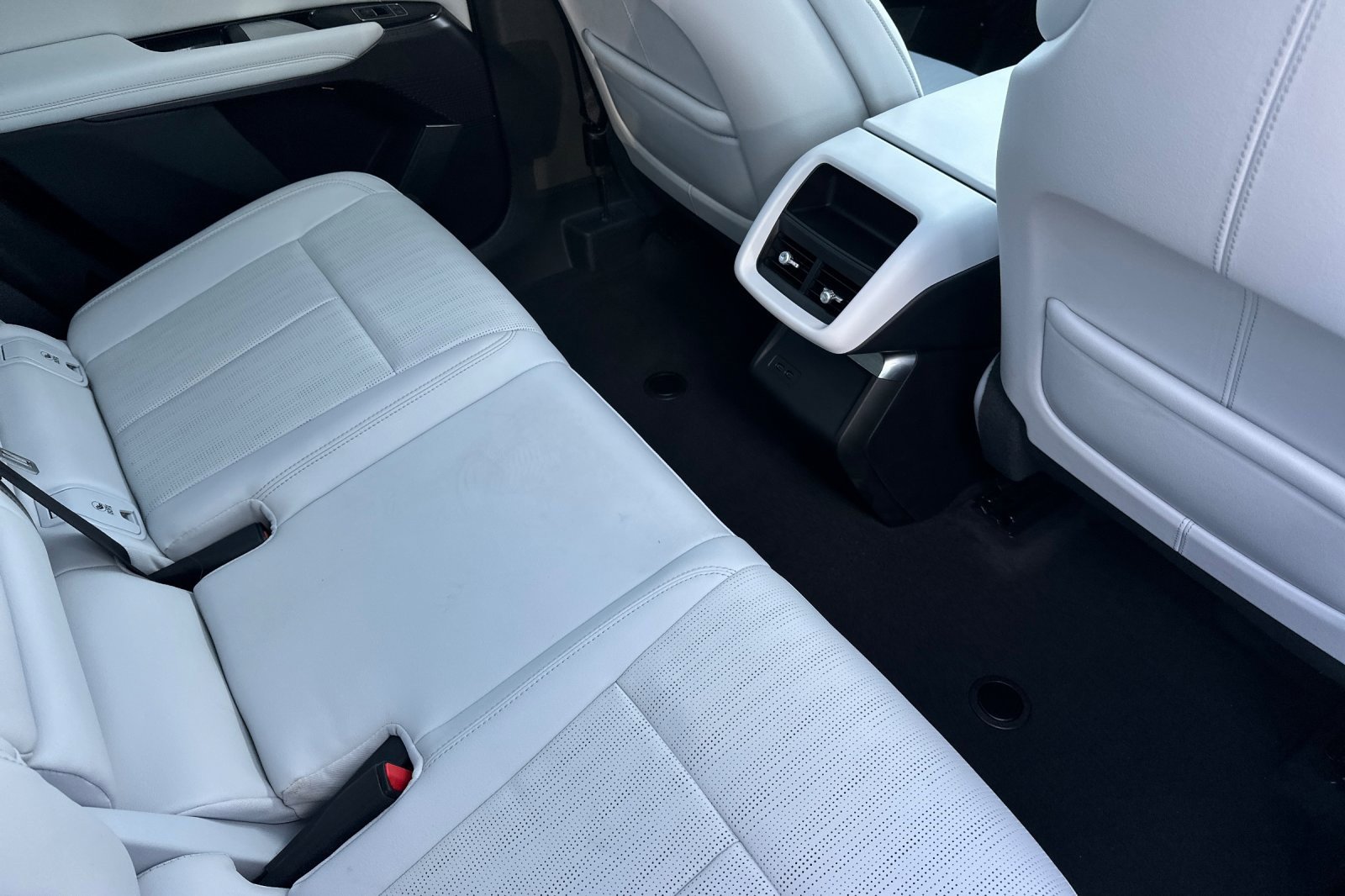 Certified 2025 Cadillac Lyriq Luxury image 17