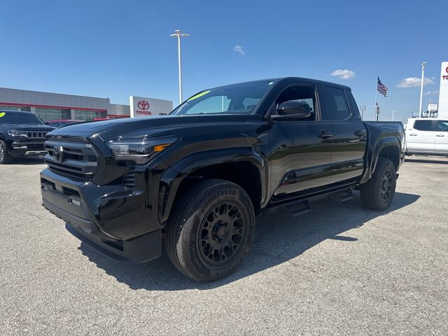 Used 2025 Toyota Tacoma SR5 image 2
