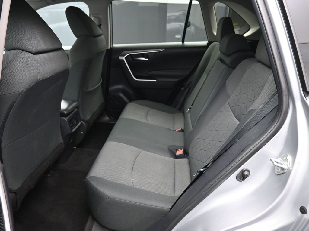 Used 2021 Toyota RAV4 XLE image 20