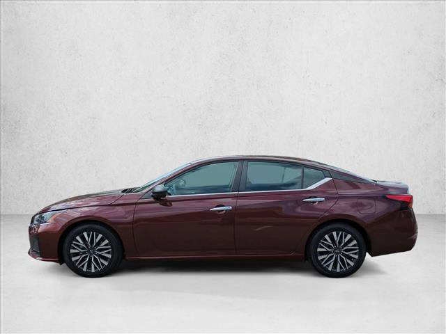 Used 2024 Nissan Altima 2.5 SV FWD image 9