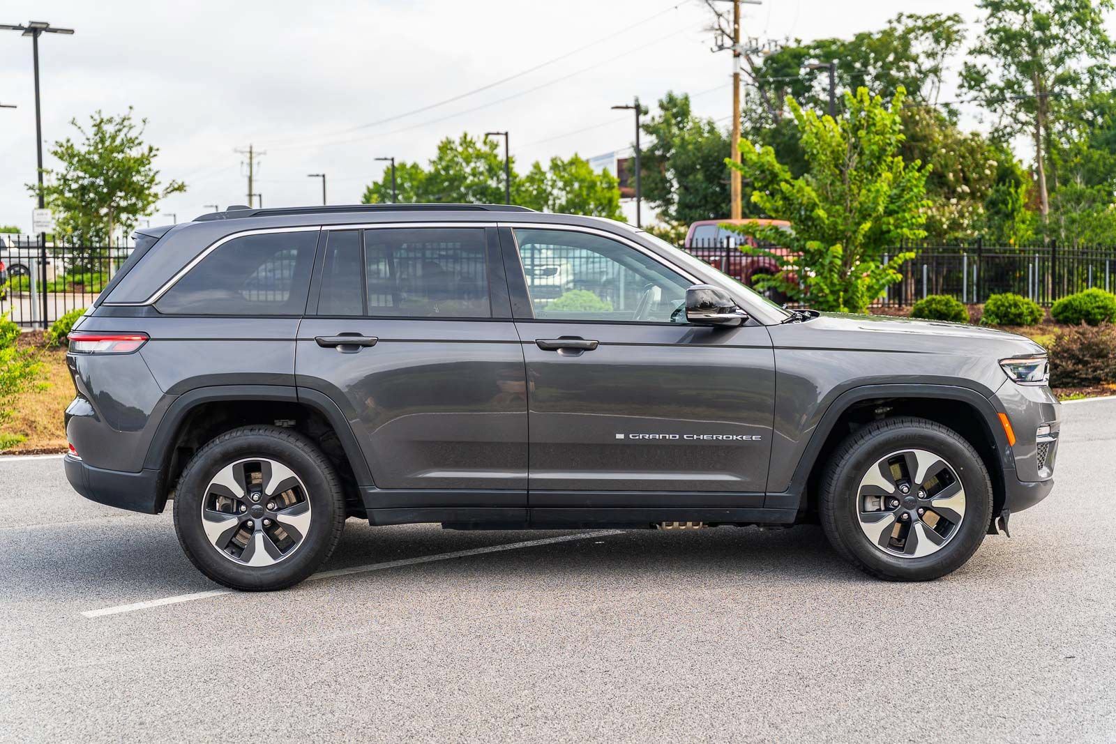 Used 2024 Jeep Grand Cherokee Limited 4xe AWD/4WD image 8