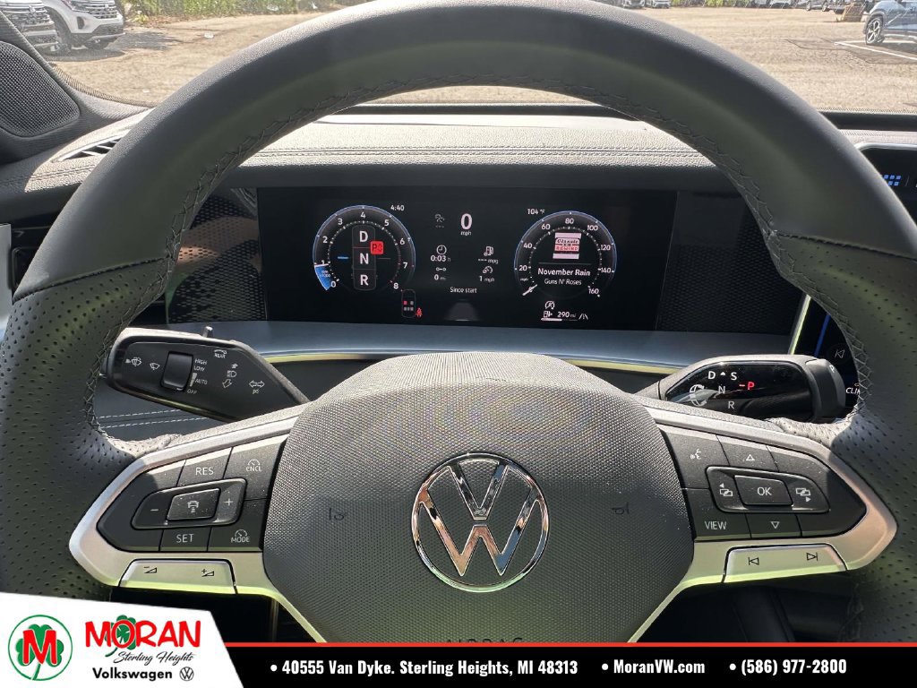 Used 2026 Volkswagen Tiguan SE R-Line FWD image 17
