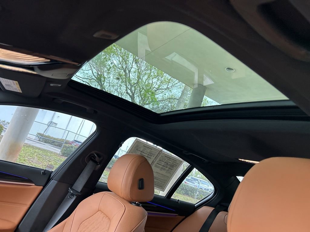 Used 2023 BMW 530i w/ M Sport Package image 18