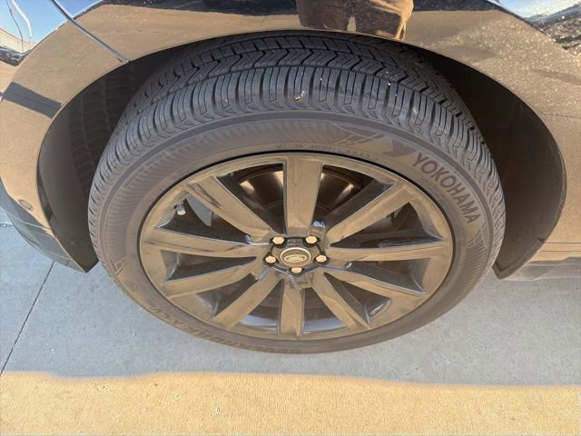 Used 2019 Land Rover Range Rover Velar R-Dynamic SE AWD/4WD image 8