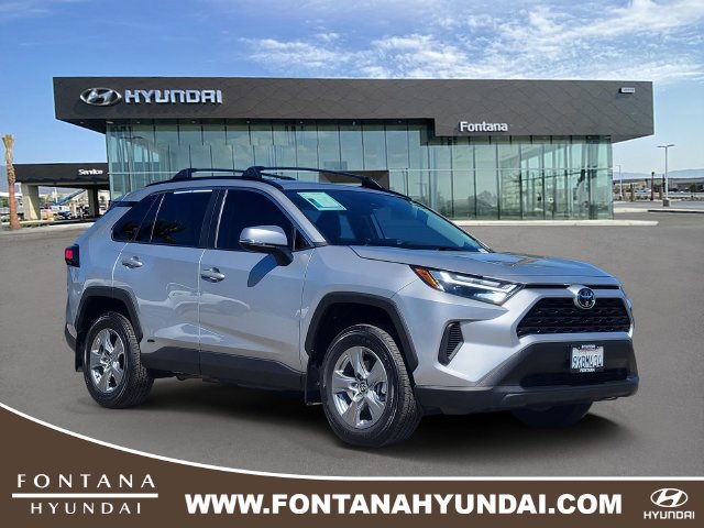 Used 2025 Toyota RAV4 XLE AWD/4WD image 1