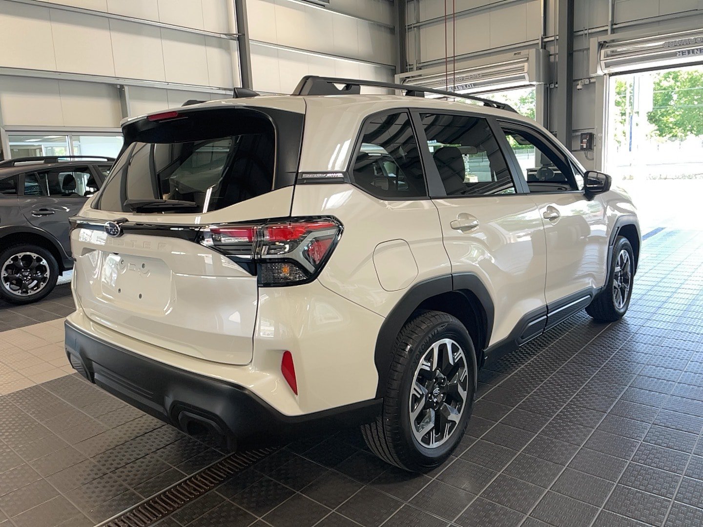 Used 2025 Subaru Forester Premium AWD/4WD image 22