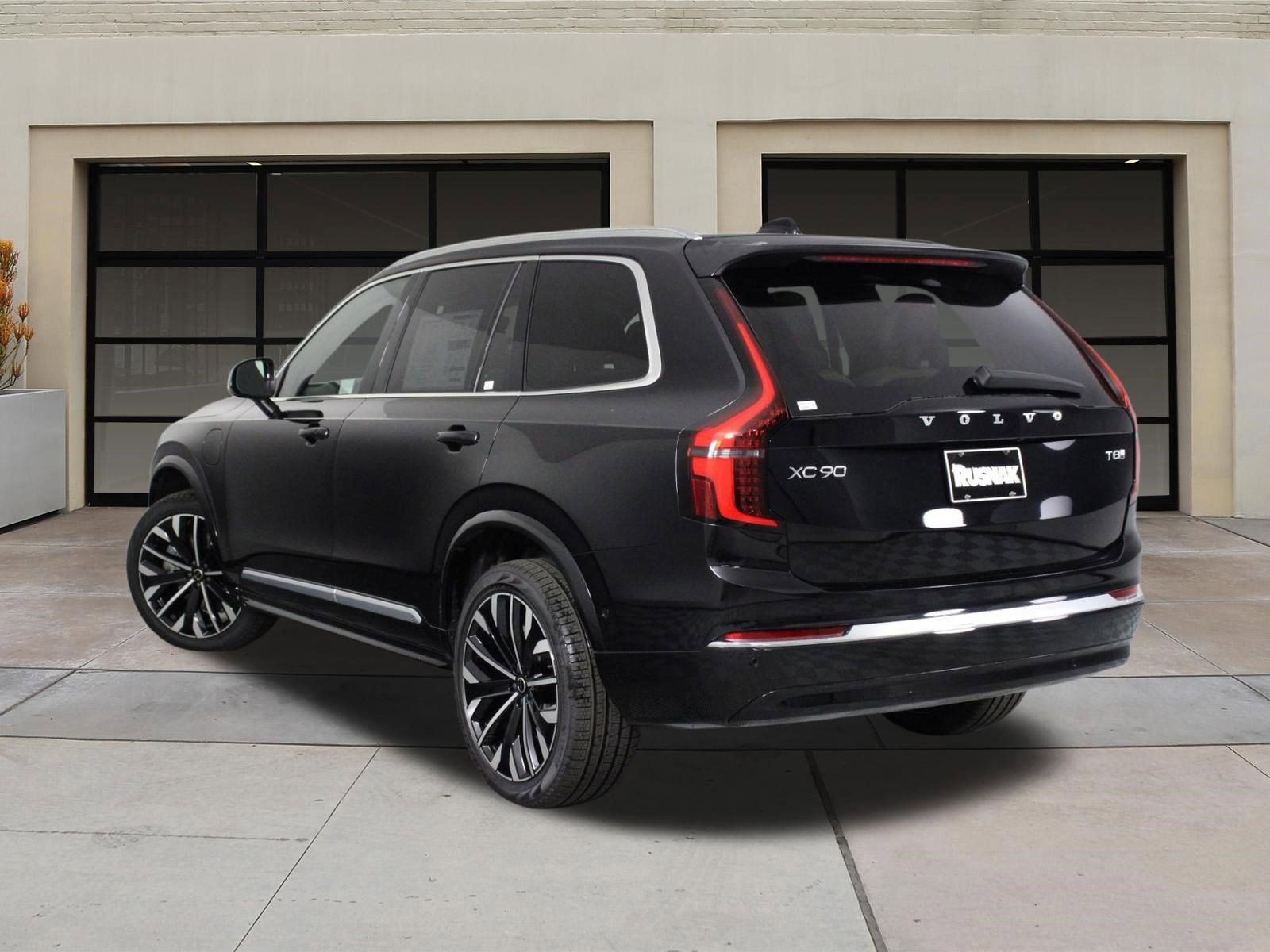 New 2026 Volvo XC90 T8 Plus image 3