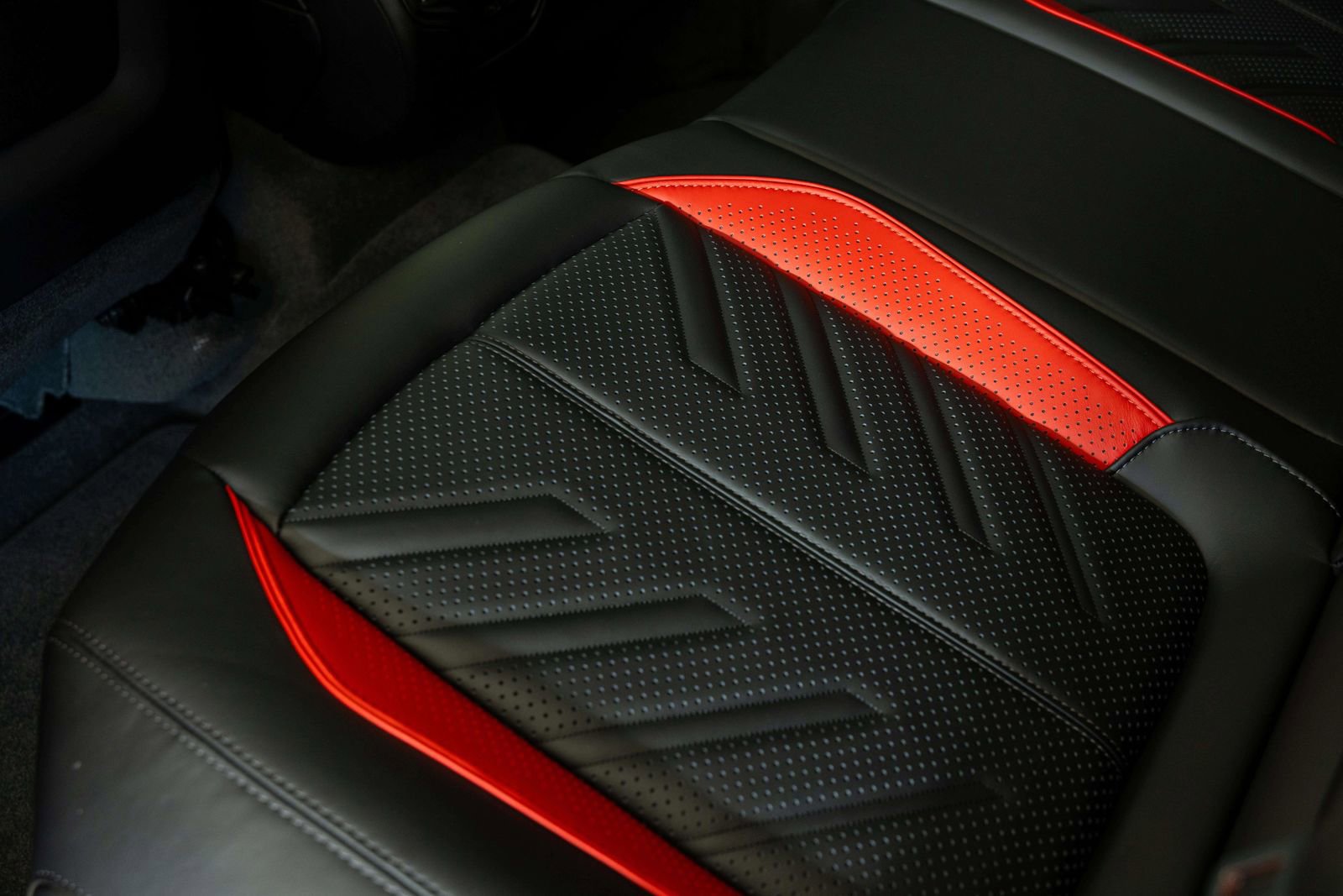 New 2026 Aston Martin DBX S image 22