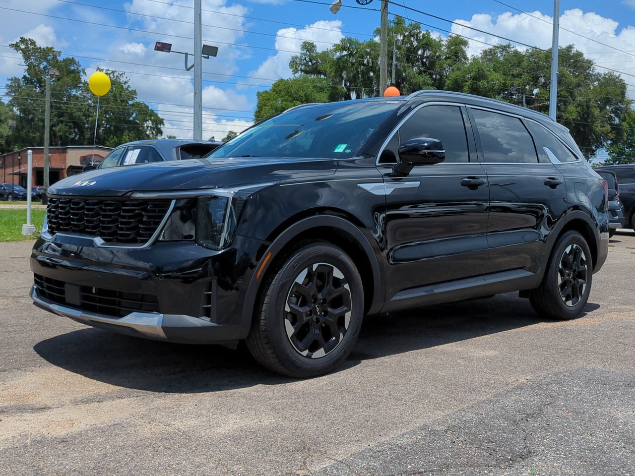 Certified 2024 Kia Sorento S w/ Panoramic Sunroof Package