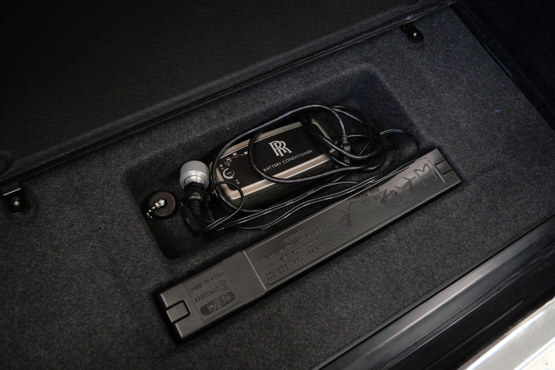 Used 2013 Rolls-Royce Ghost image 39