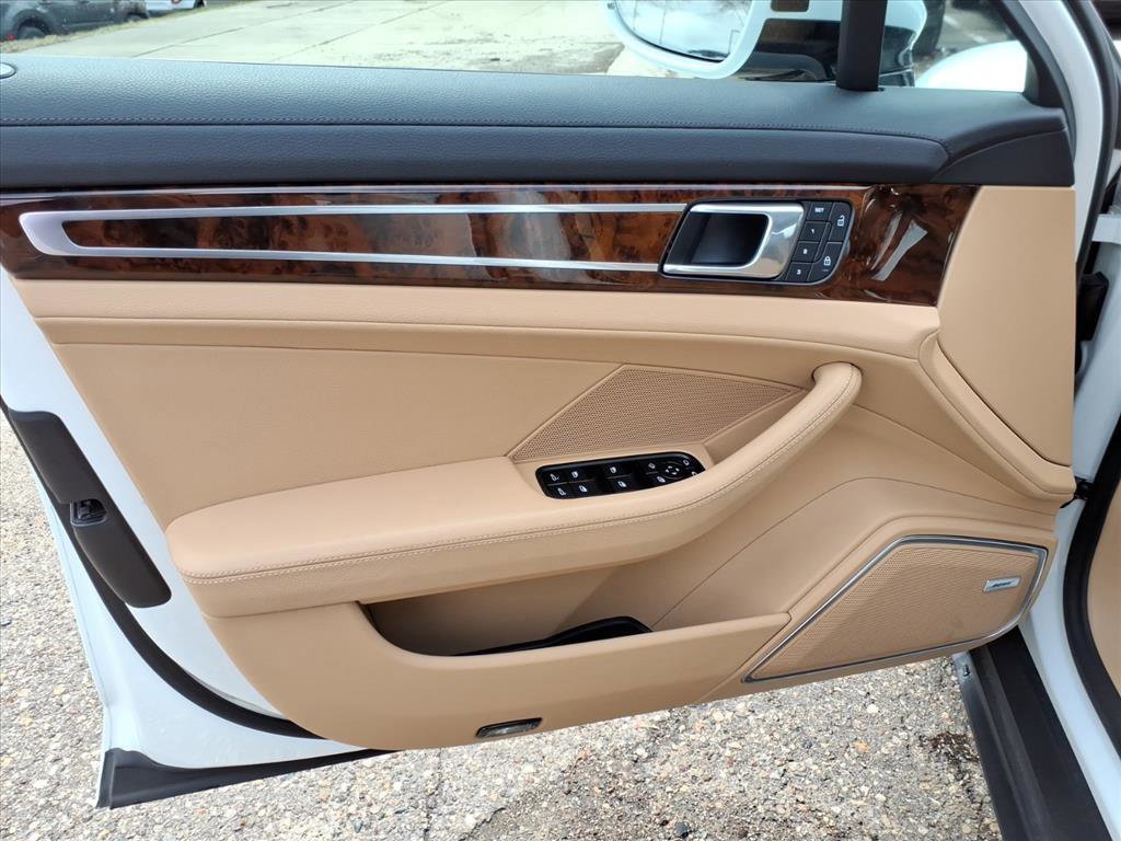 Used 2023 Porsche Panamera 4 image 14