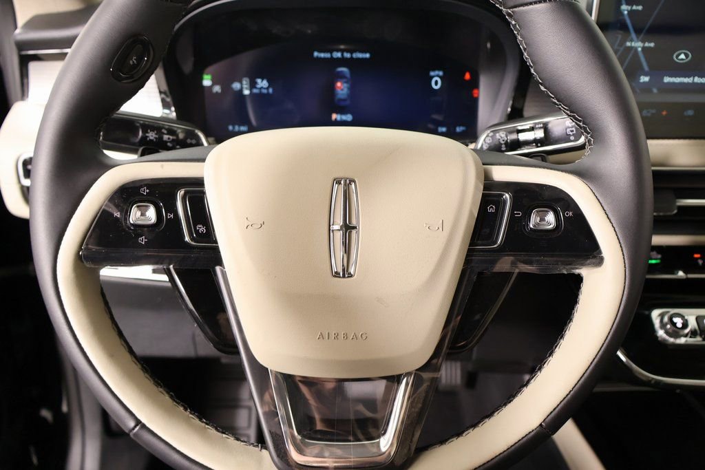 New 2026 Lincoln Corsair Premiere image 3