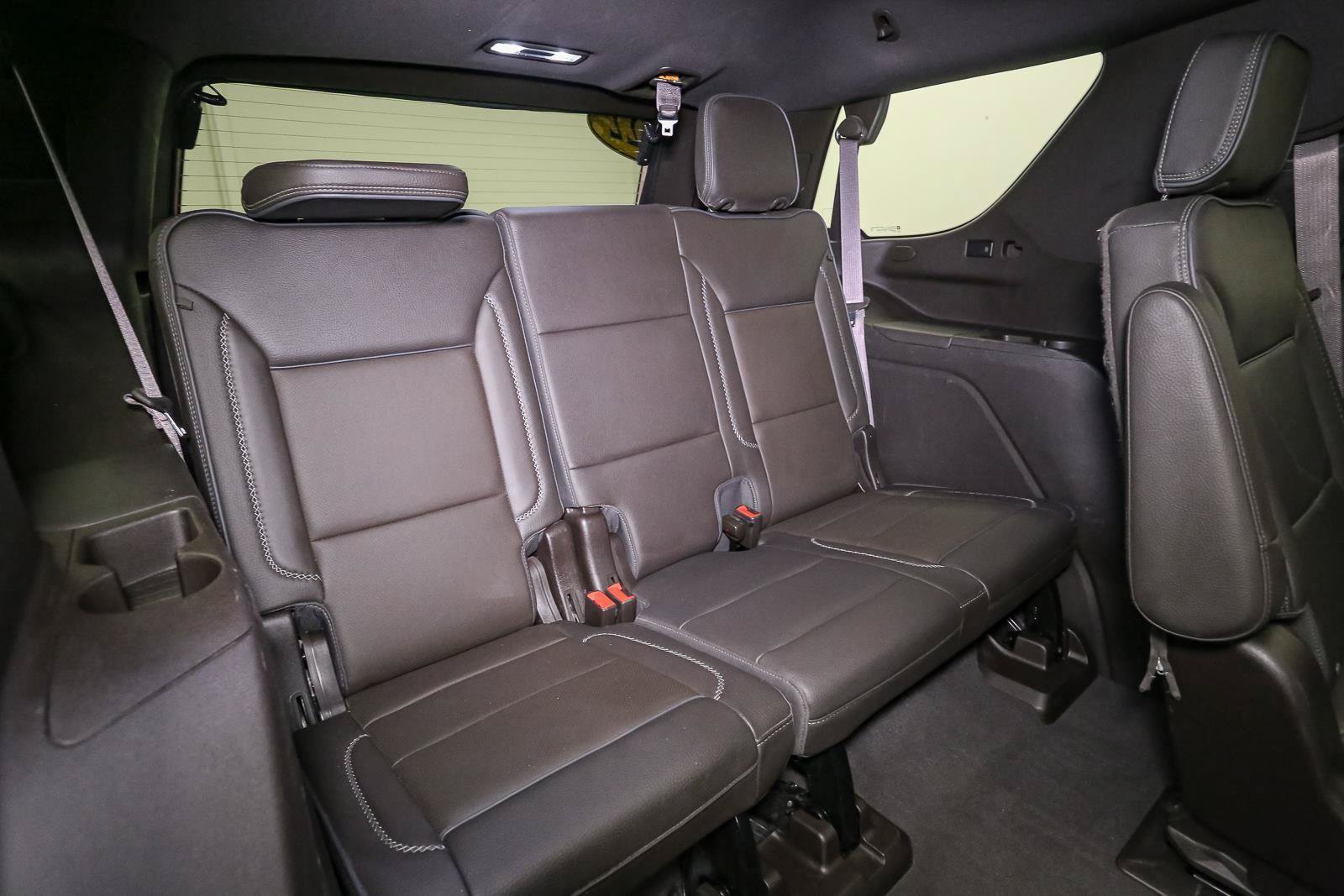 Used 2022 GMC Yukon Denali w/ Denali Premium Package AWD/4WD image 26