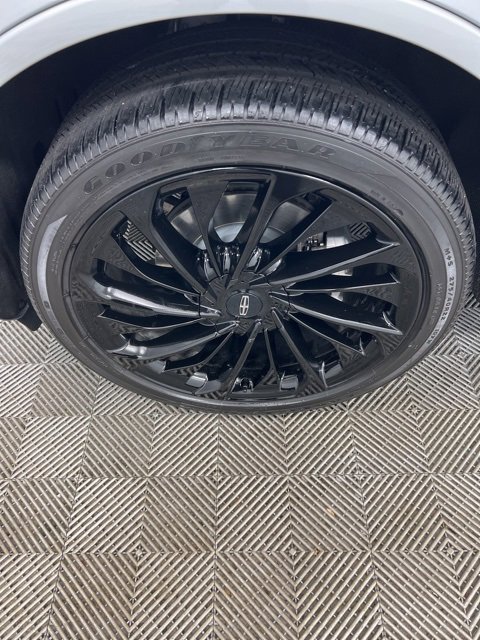 Used 2023 Lincoln Aviator Reserve w/ Equipment Group 201A image 7