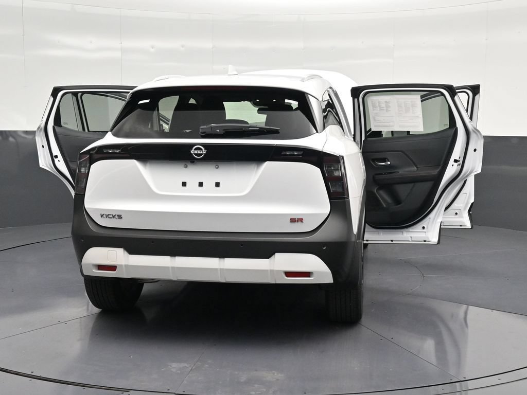 Used 2025 Nissan Kicks SR FWD image 39