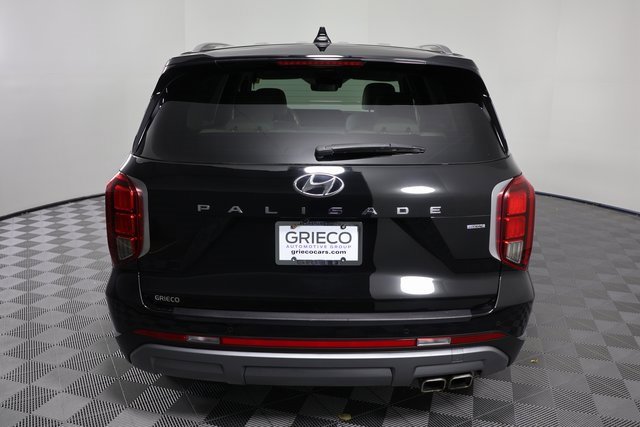 Used 2023 Hyundai Palisade Limited w/ Cargo Package image 7