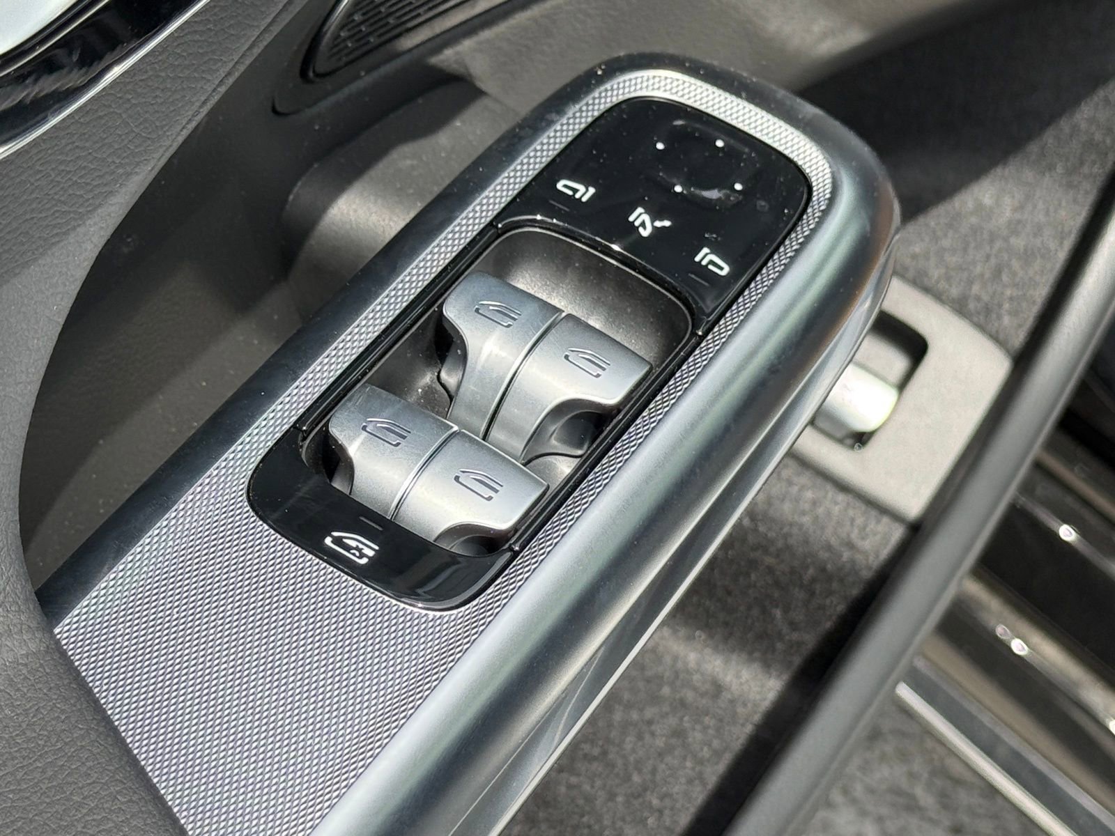 New 2026 Mercedes-Benz E 350 4MATIC Sedan image 22