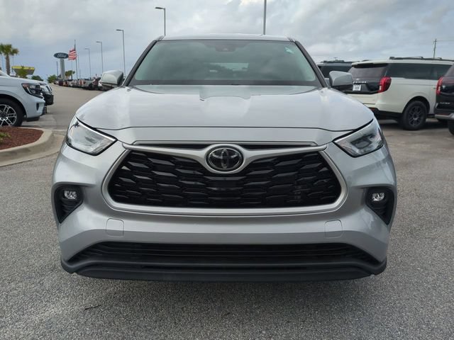 Used 2022 Toyota Highlander LE FWD image 9