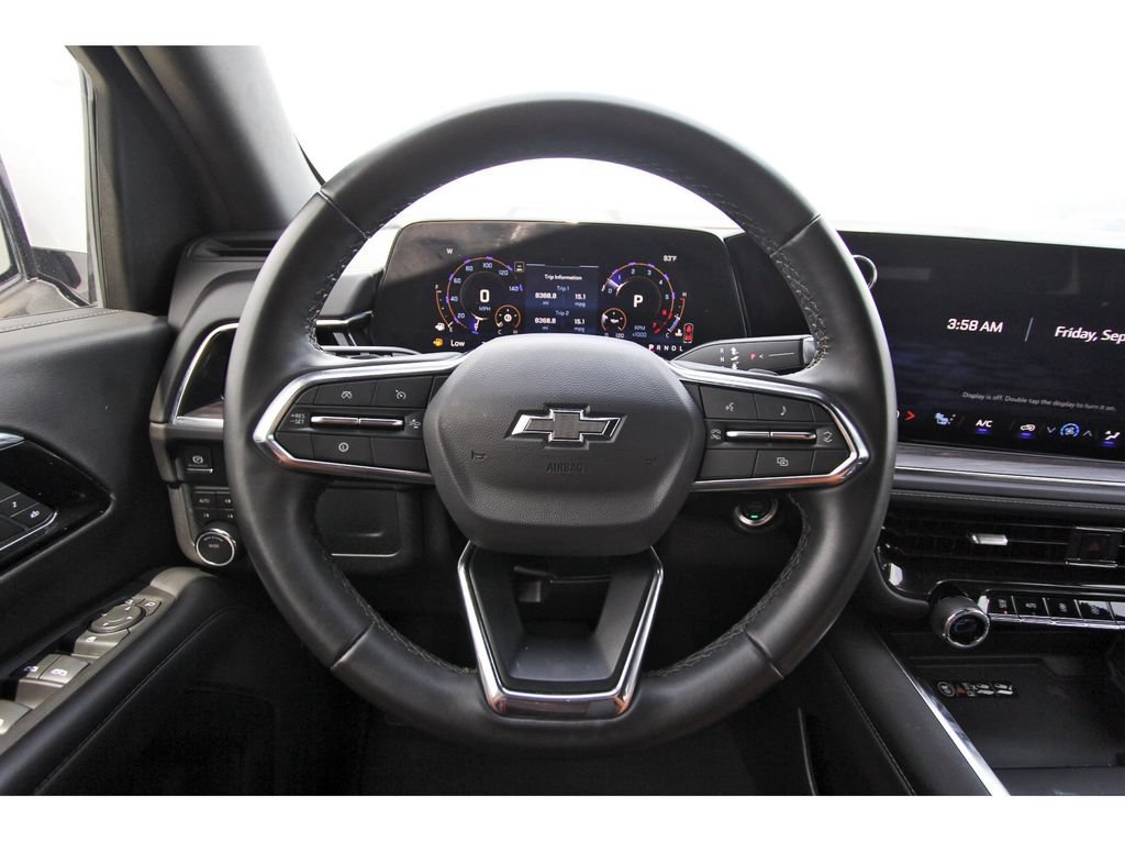 Used 2025 Chevrolet Suburban Z71 AWD/4WD image 15