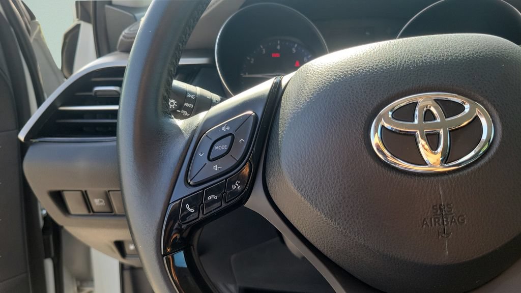 Used 2022 Toyota C-HR Limited FWD image 17