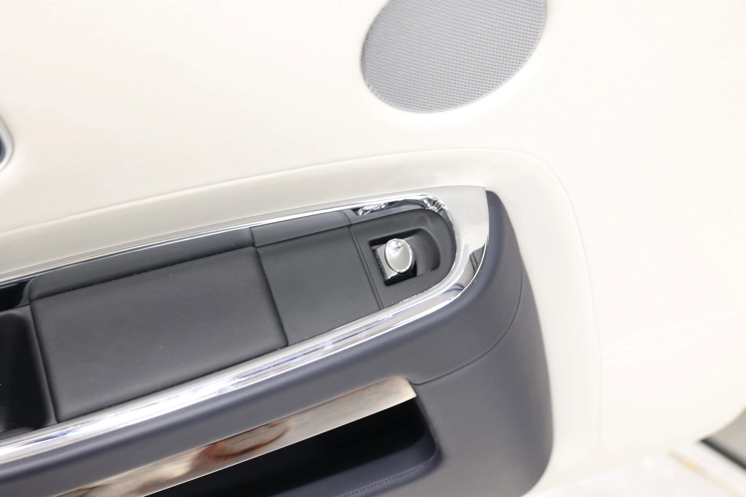 Used 2015 Rolls-Royce Ghost image 59