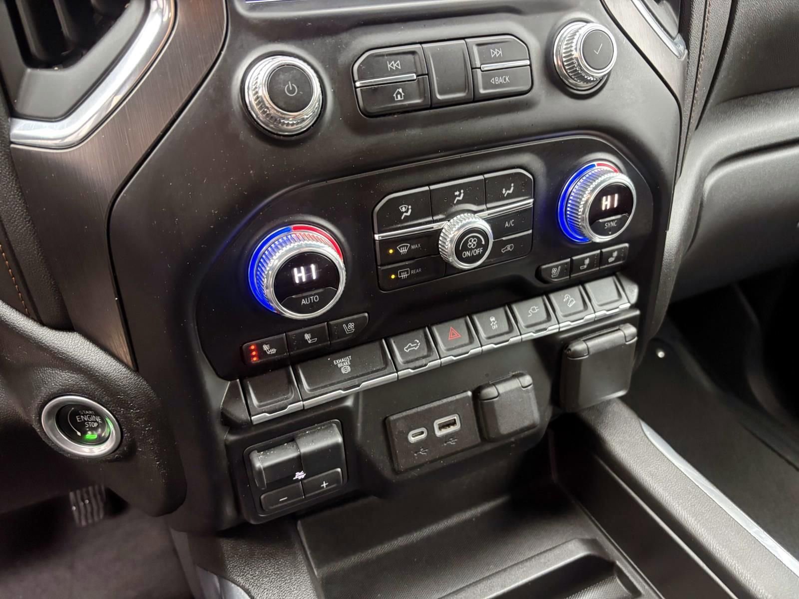 Used 2022 GMC Sierra 3500 AT4 image 22