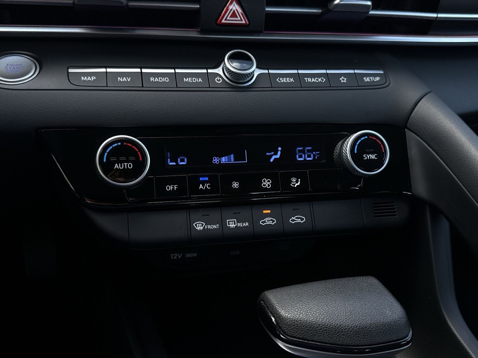 Certified 2024 Hyundai Elantra SEL FWD image 21