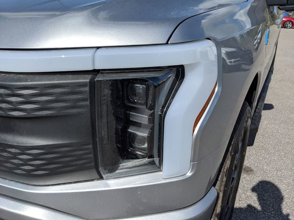 Used 2025 Ford F150 Lightning Flash image 13