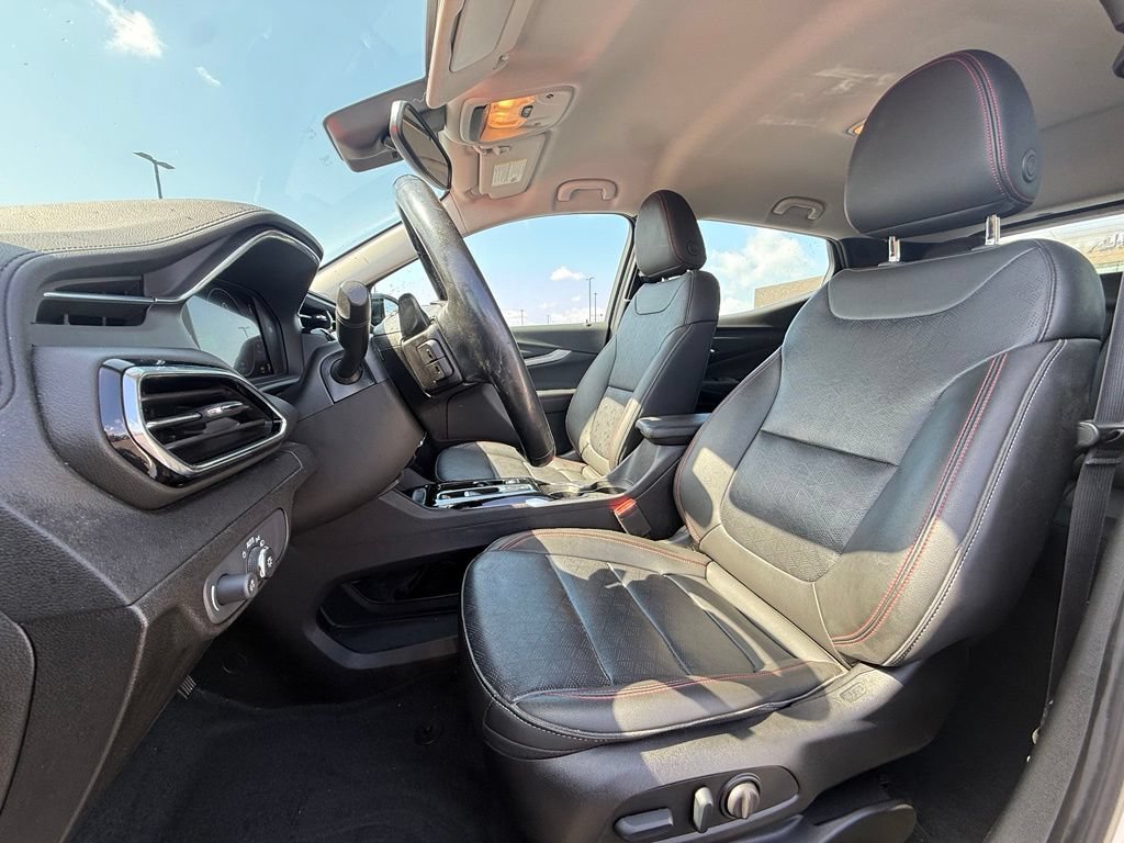 Used 2023 Chevrolet Bolt EUV LT w/ Convenience Package FWD image 21