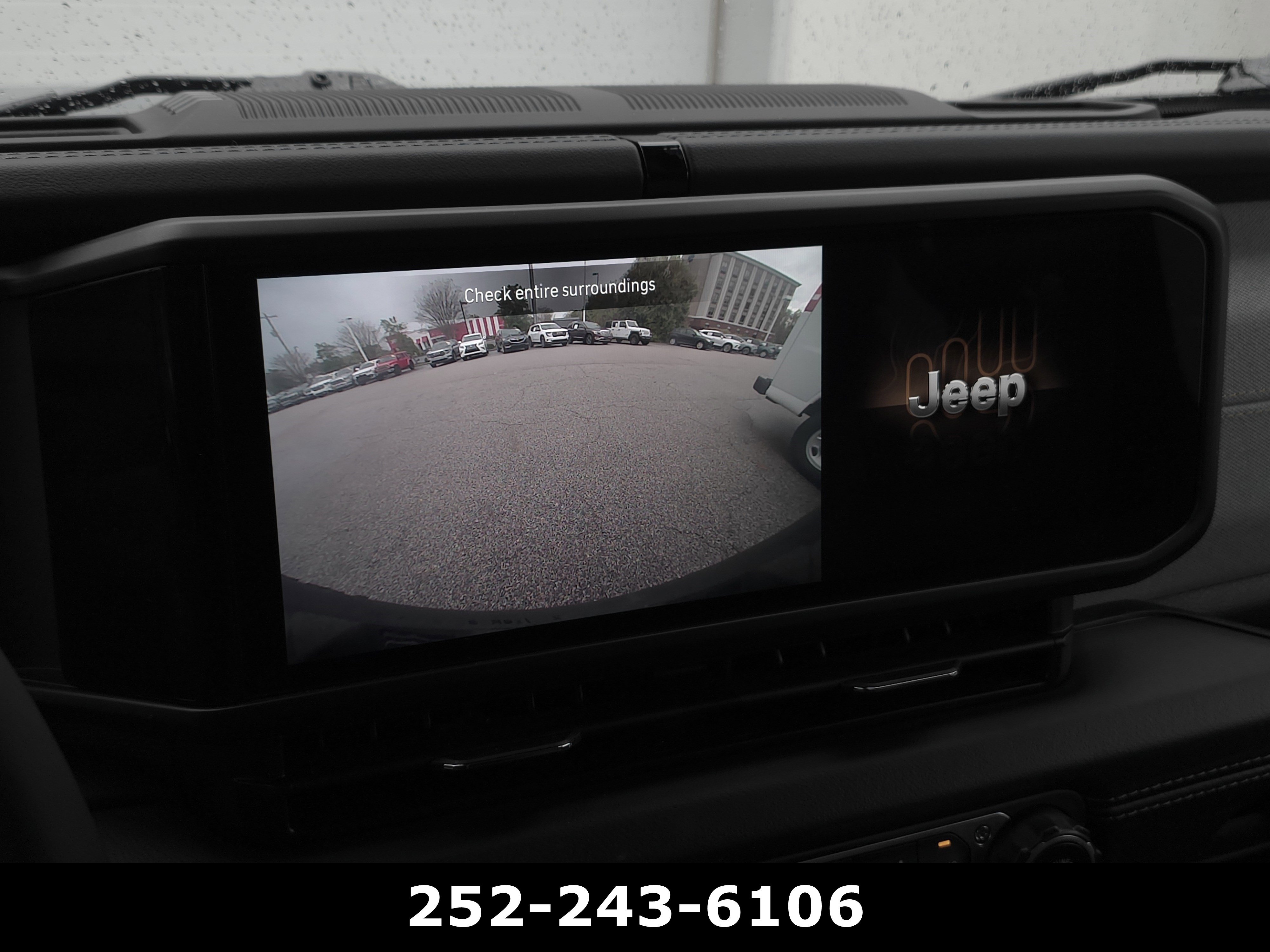 Used 2025 Jeep Wrangler Sahara image 18