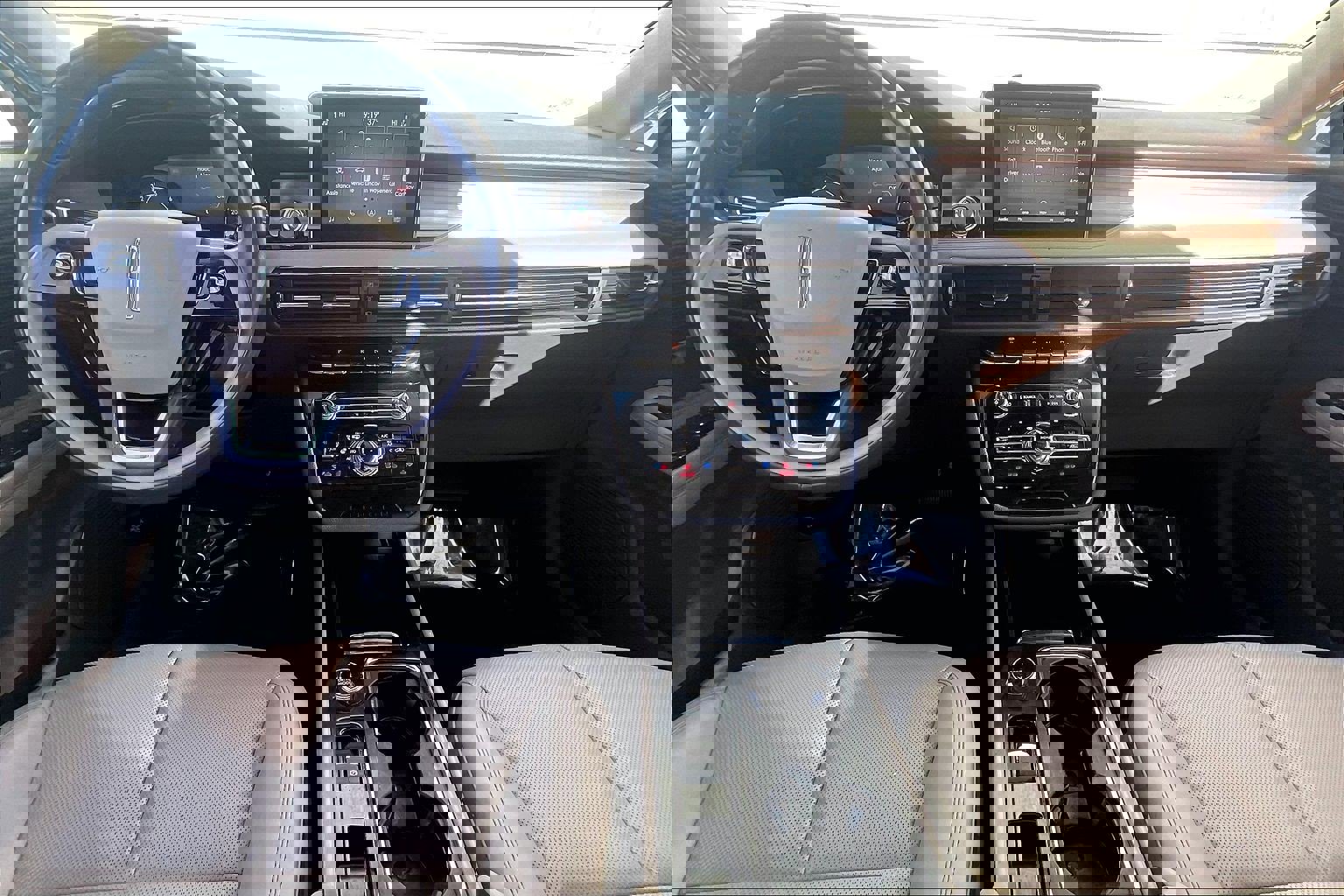 Used 2020 Lincoln Corsair AWD w/ Equipment Group 101A image 19