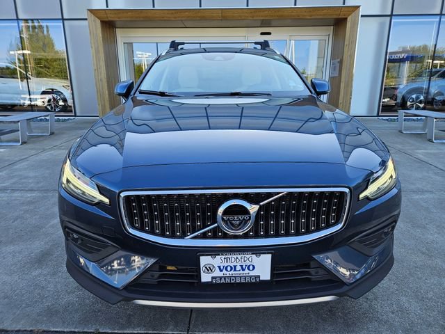 Used 2020 Volvo V60 T5 Cross Country w/ Protection Package AWD/4WD image 2