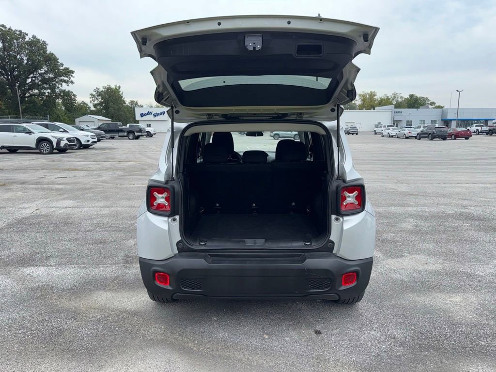 Used 2019 Jeep Renegade Latitude image 5