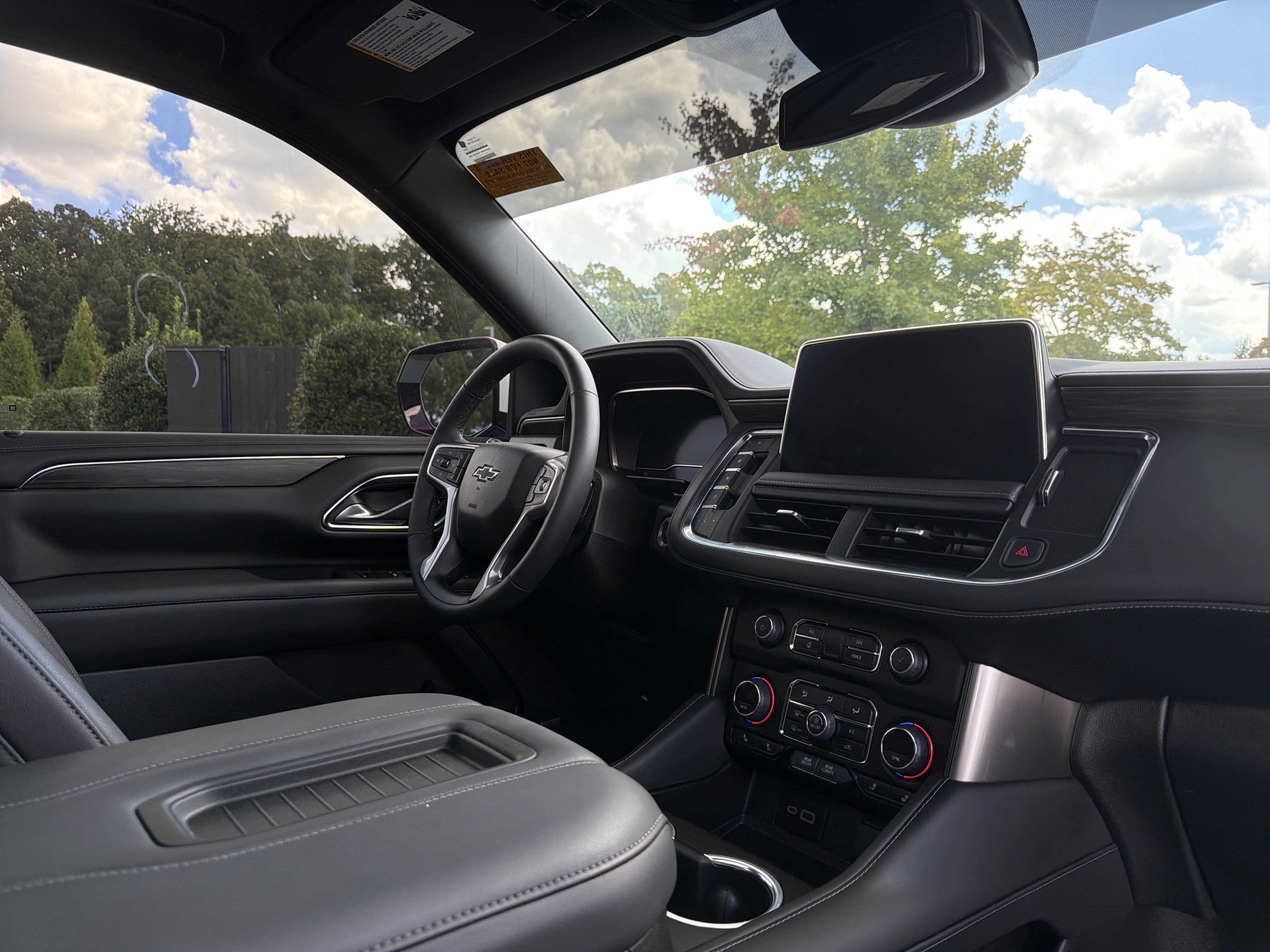Used 2023 Chevrolet Tahoe Z71 w/ Luxury Package AWD/4WD image 6