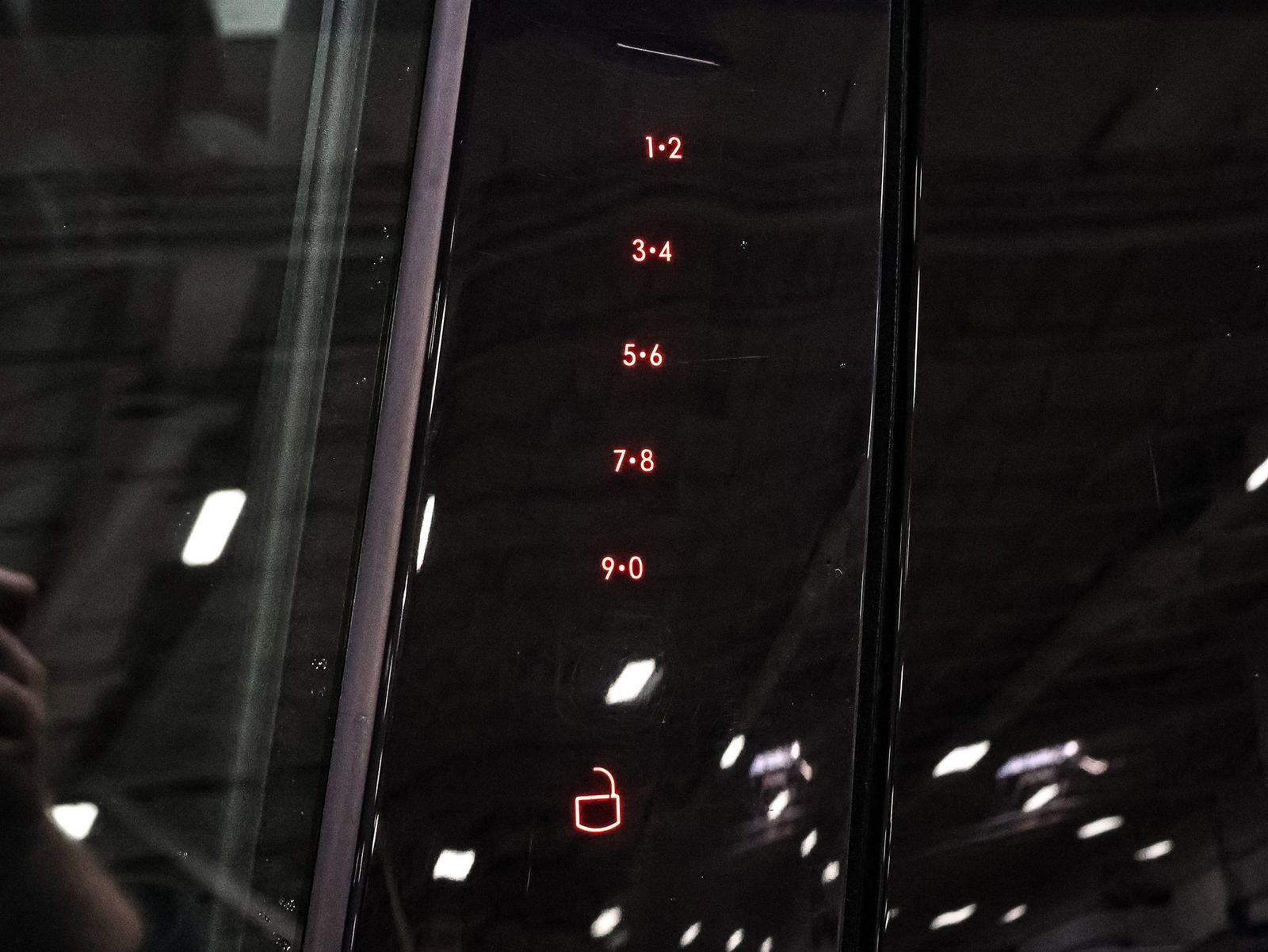 Used 2025 Lincoln Nautilus Reserve w/ Jet Appearance Package image 18