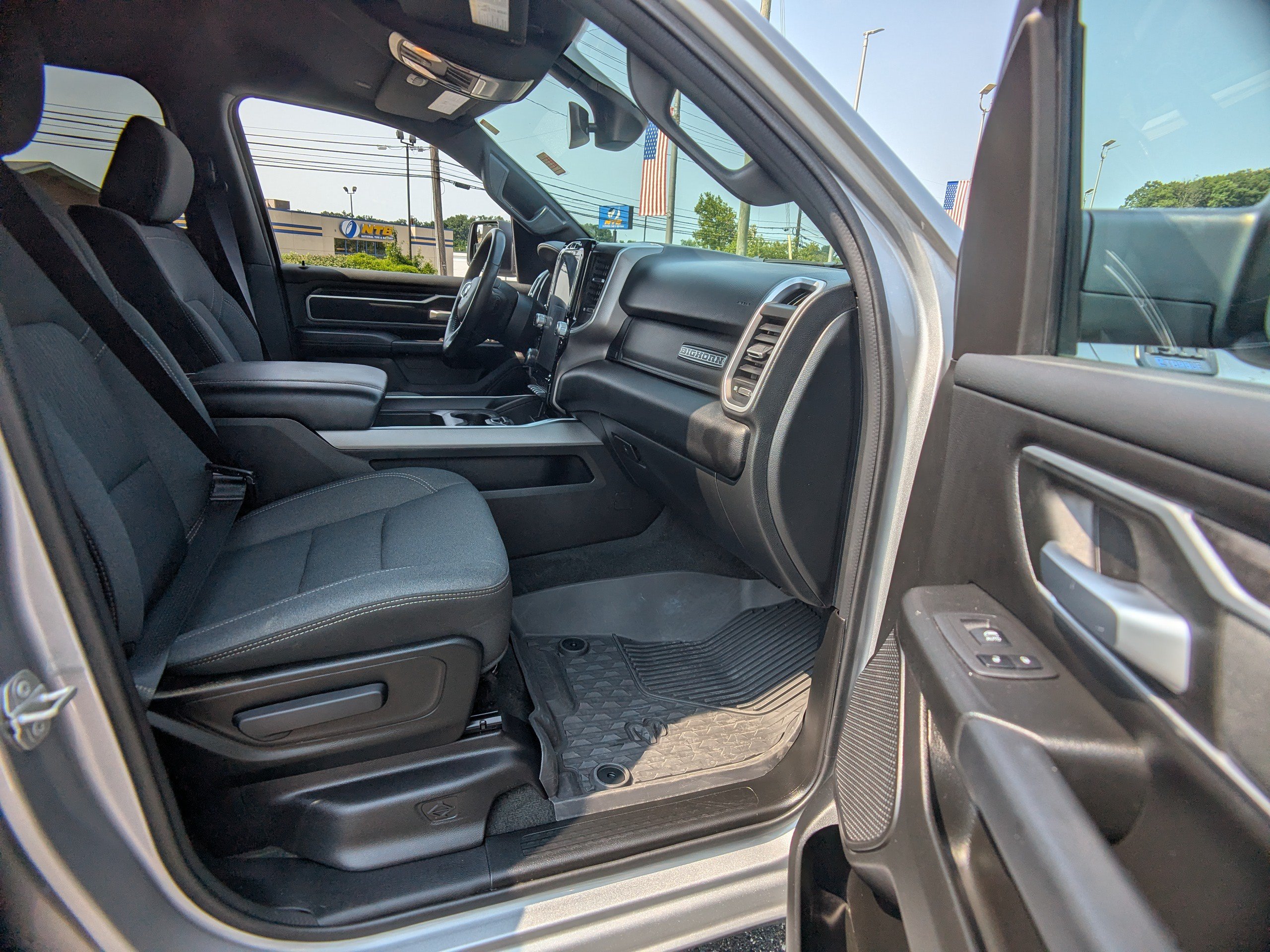 Used 2023 RAM 1500 Big Horn AWD/4WD image 12