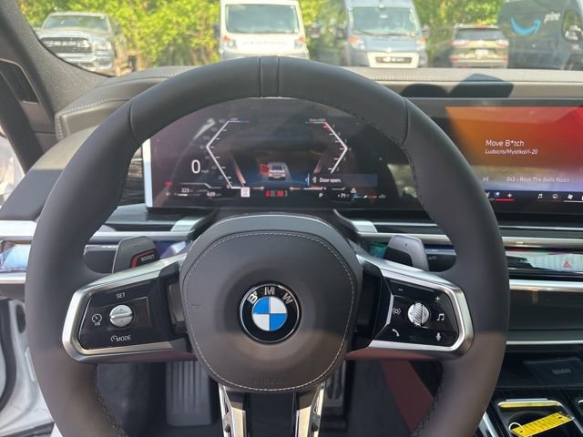 Used 2025 BMW 740i xDrive image 22